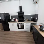 Duel Of House 6br 12 Beds Feriehus Bristol