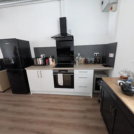 Duel Of House 6br 12 Beds Holiday home Bristol