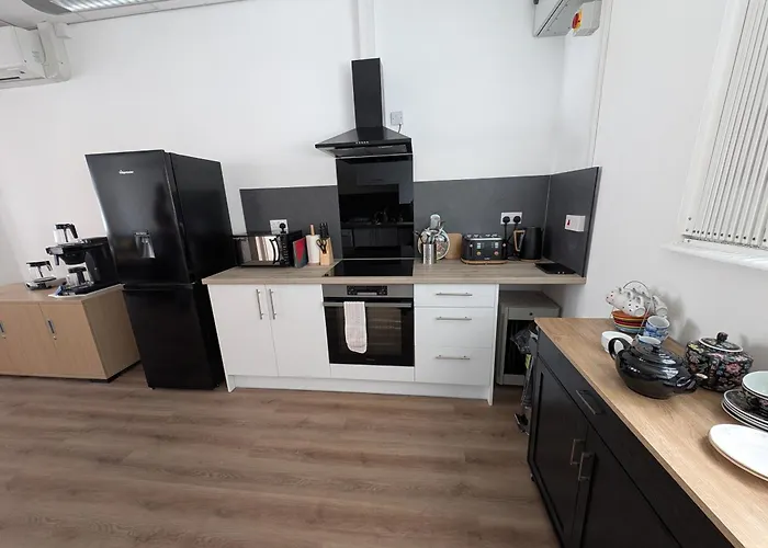 Duel Of House 6br 12 Beds Vakantiehuis Bristol