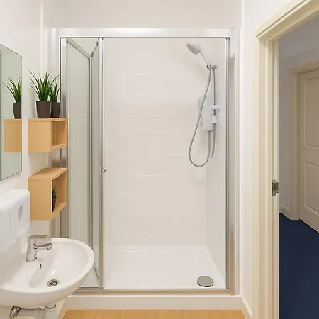 Duel Of House 6br 12 Beds * Bristol